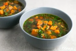 Sopa de espinacas con verduras